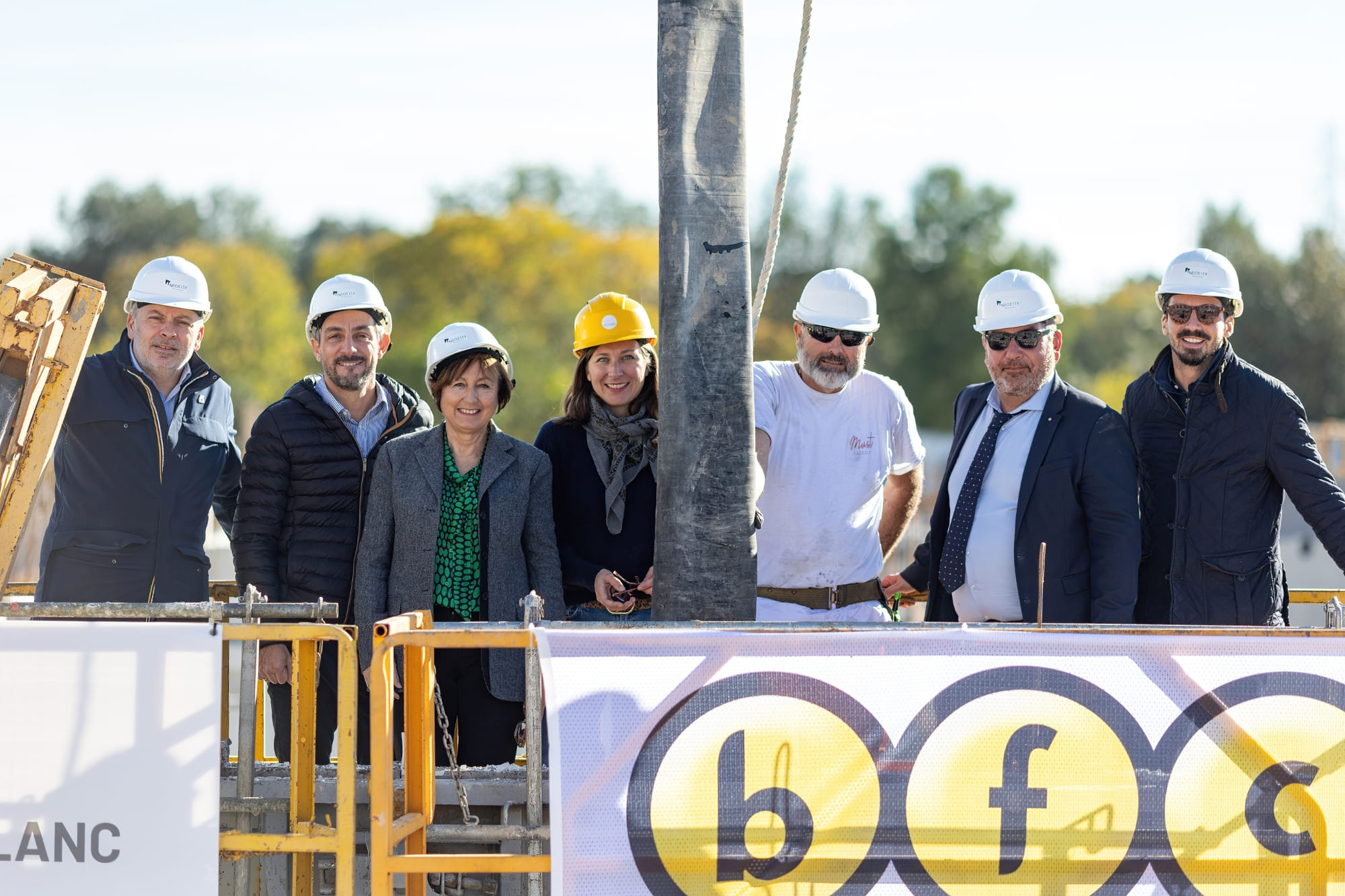 POSE DE PREMIÈRE PIERRE POUR ROCCA BELLA ! 🏗️